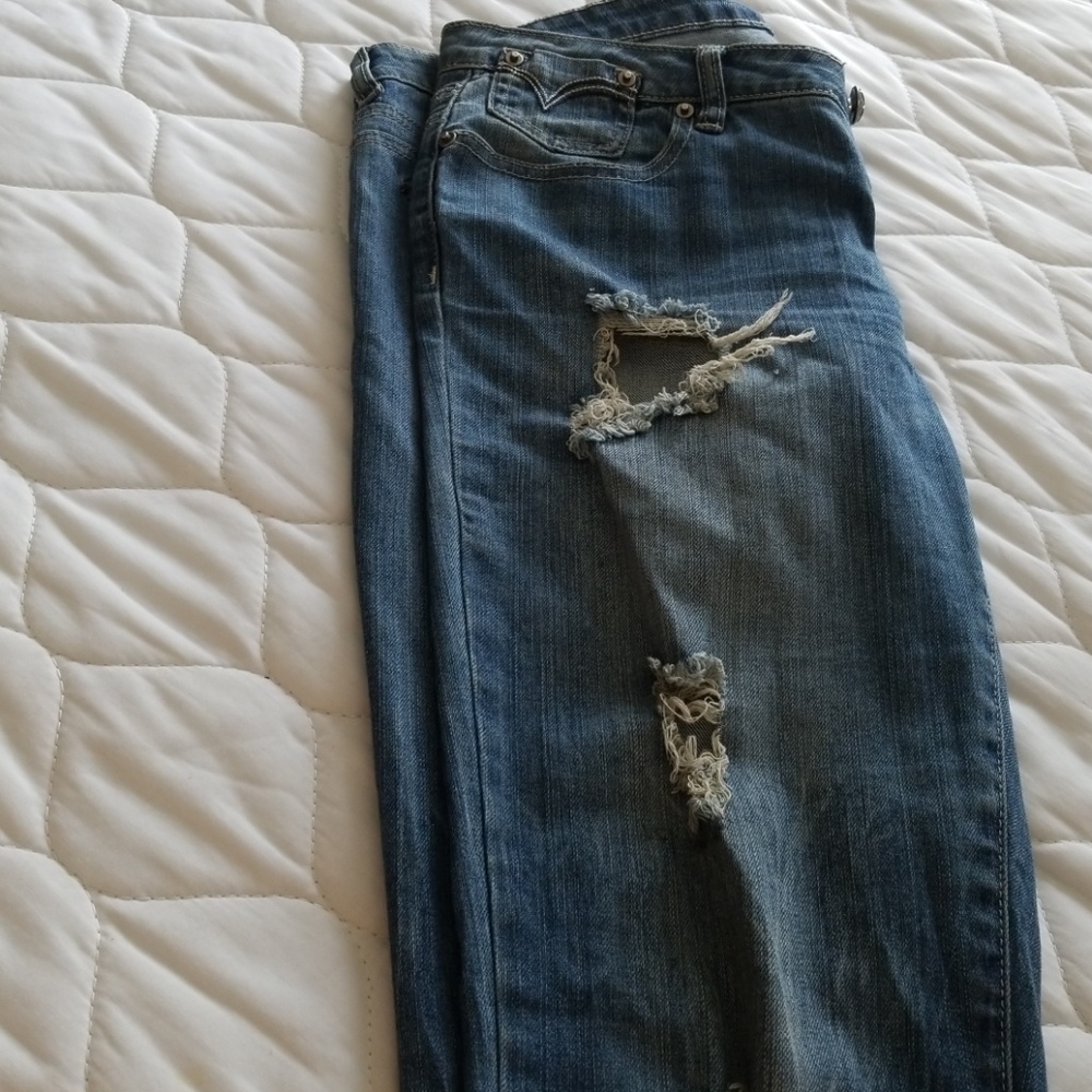 Bebe Skinny distressed jeans*Firm